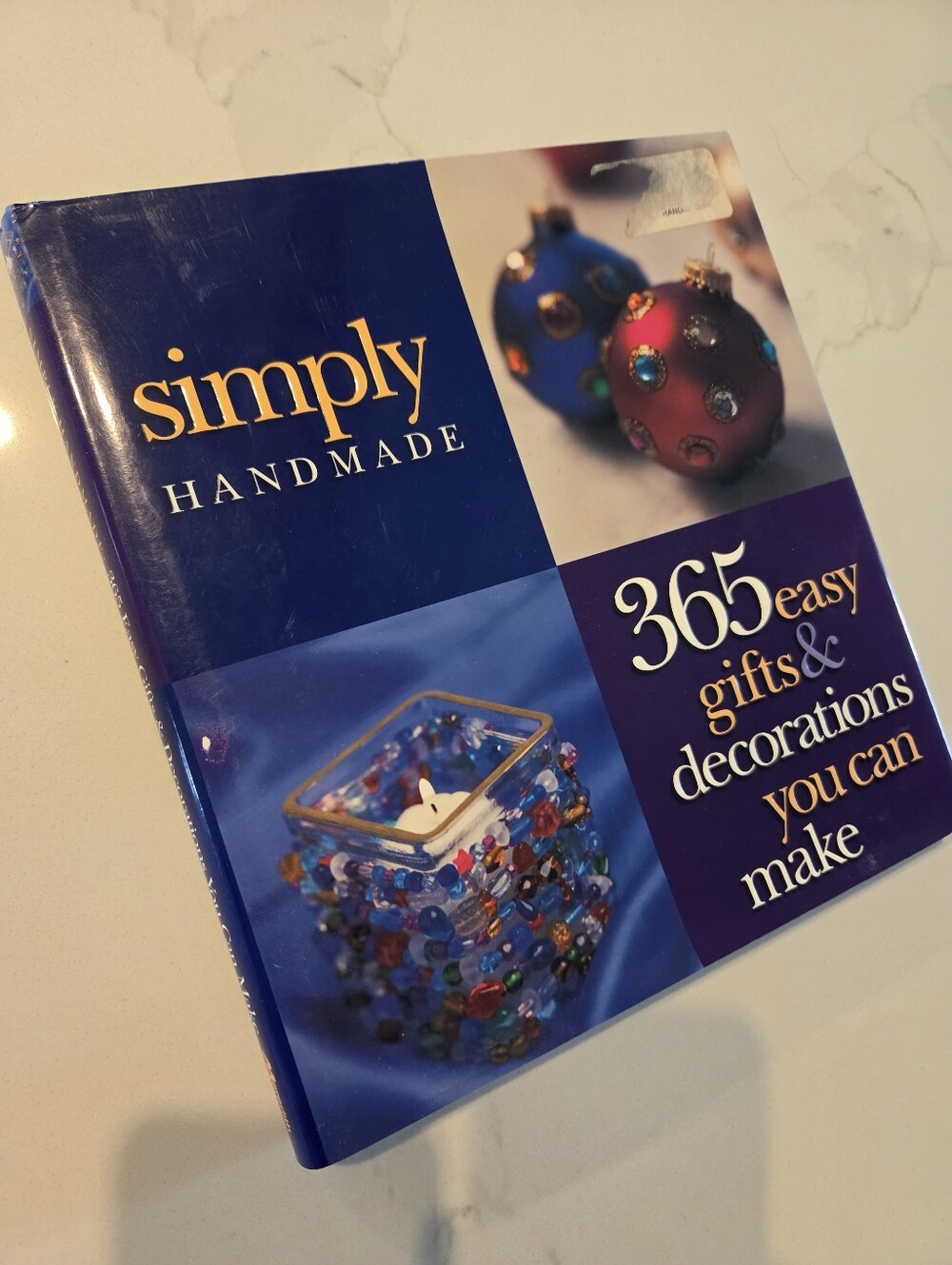 Simply Handmade: 365 Easy Gifts & Decorations